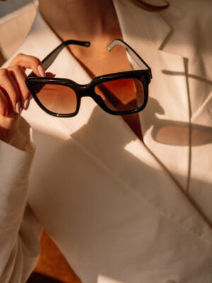Ikki Fashion - Zonnebril Holly Black/ Gradient Brown